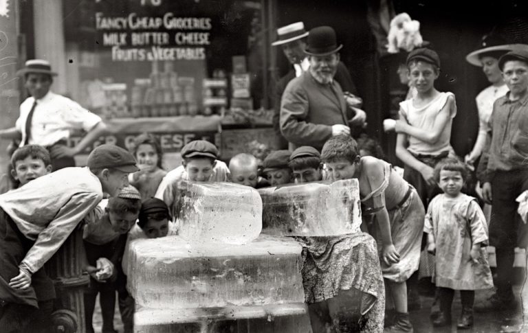 1911-heat-wave-boys-ice