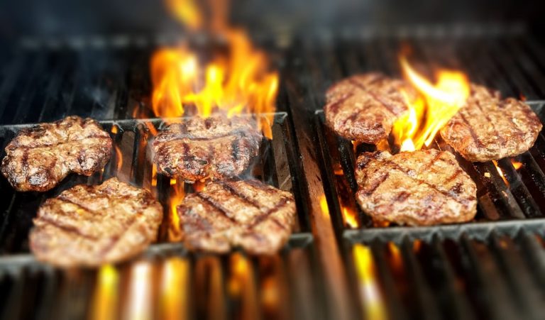burgers-grilling - red meat