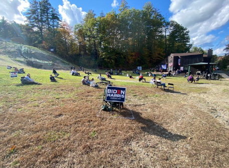 Bernie Lebanon Event wide view