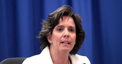 Jho crop Jennifer Horn