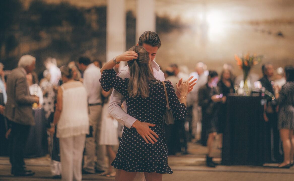 Man woman dance dancefloor intimate