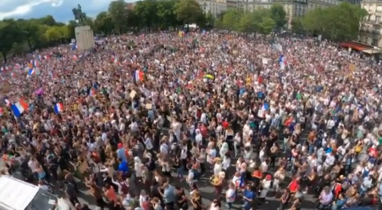 Paris protest vaccine mandates July 2021