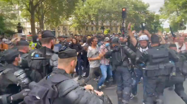 Paris anti-vaxx riots
