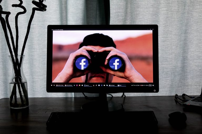 Facebook spying Photo by Glen Carrie on Unsplash