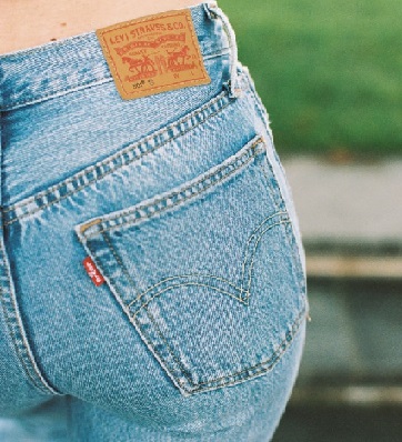 Levi Strauss pants ryan-moreno-UrcG58VhFzs-unsplash