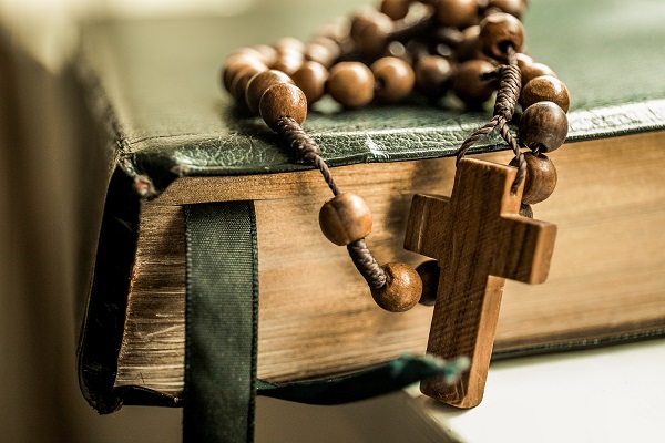 Bible Rosary Religious faith Photo by James Coleman on Unsplash