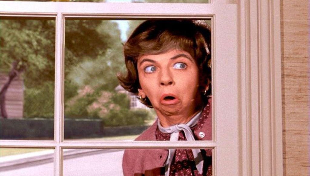 Mrs Kravits Bewtiched - Screen grab