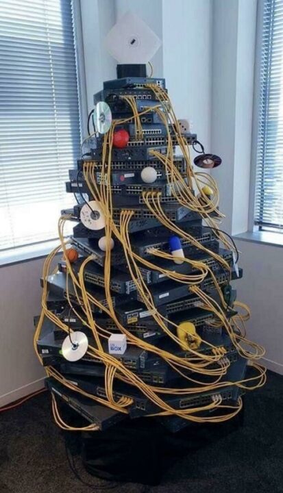 Network Christmas Tree Bored Panda 61baef30a37da_77kvmrqsaz381__700