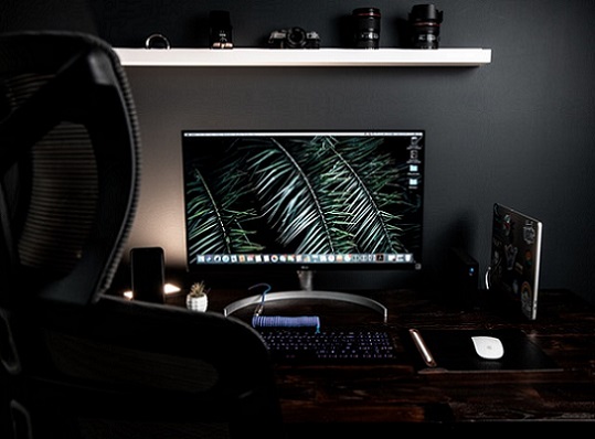 home office at dark pexels-chelsey-horne-4499765