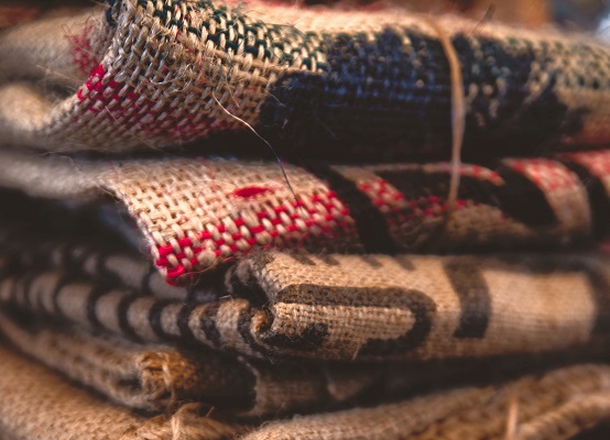 Durable fabrics (burlap) original Photo by Thomas Thompson on Unsplash