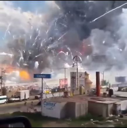 Mexican fireworks factory blows up