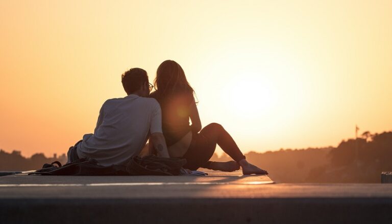 Couple sunset newlyweds married original Photo by Khamkéo Vilaysing on Unsplash