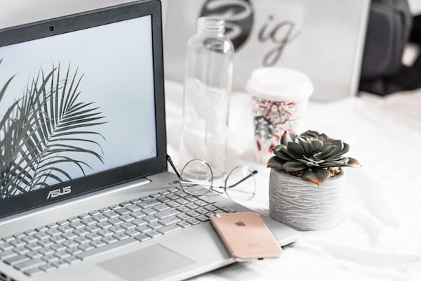 Laptop desk