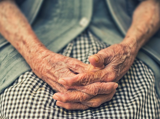 Ederly woman old original Photo by Danie Franco on Unsplash