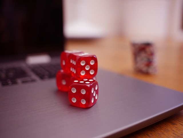 dice gambling casino games Image by besteonlinecasinos from Pixabay