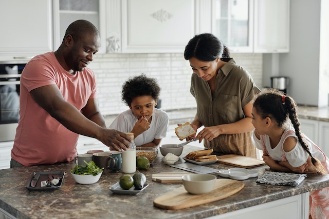 parents kids kitchen Photo by August de Richelieu httpswww.pexels.comphotofamily-making-breakfast-in-the-kitchen