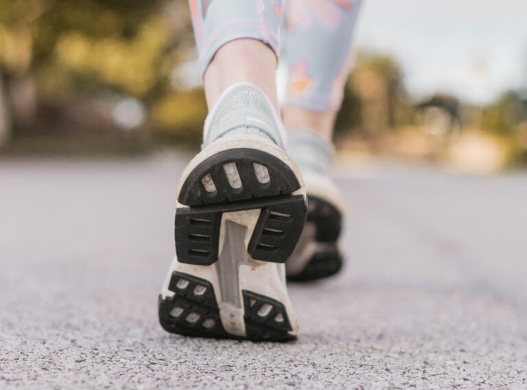 Step sneakers walking