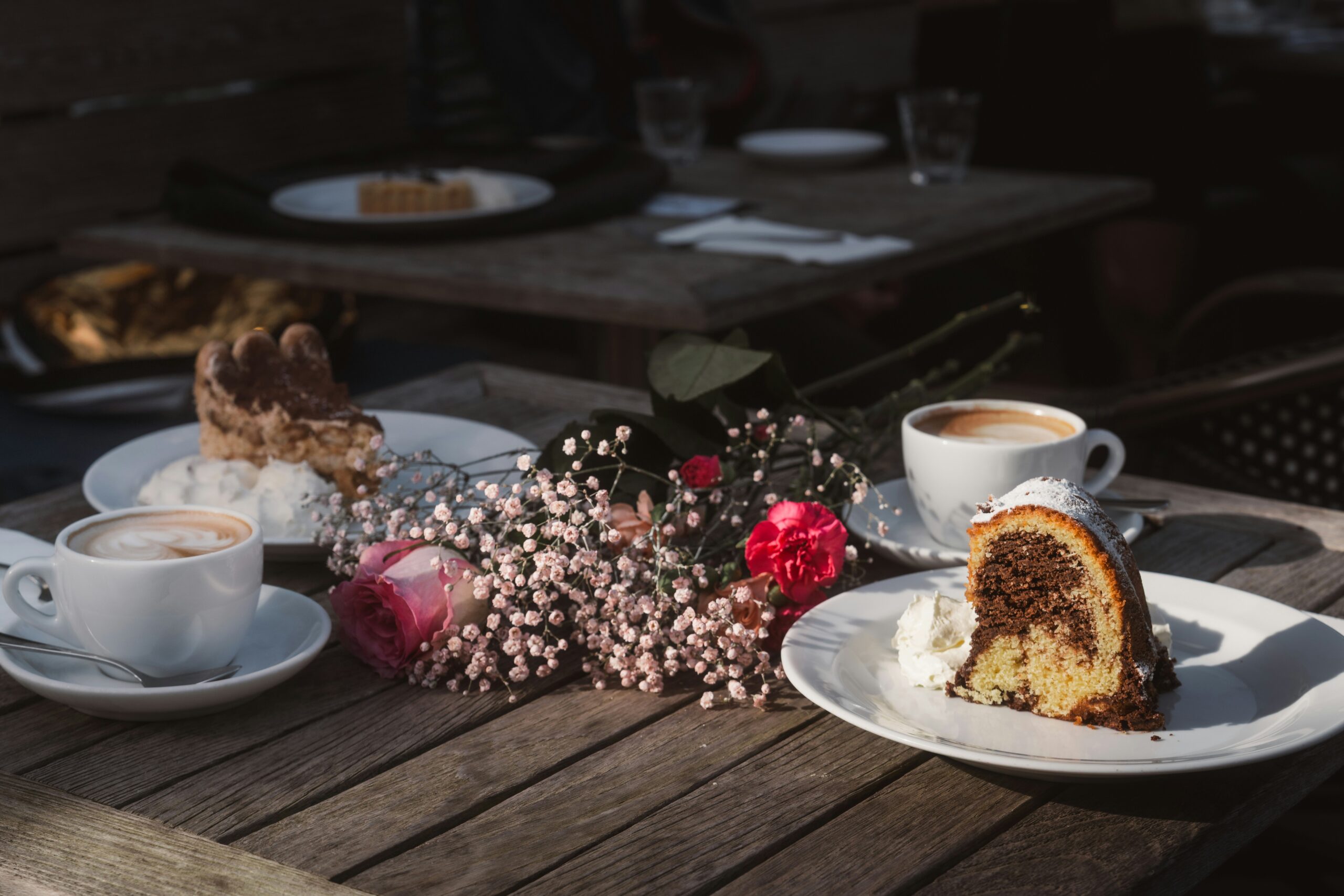 marble cake coffee and flowers