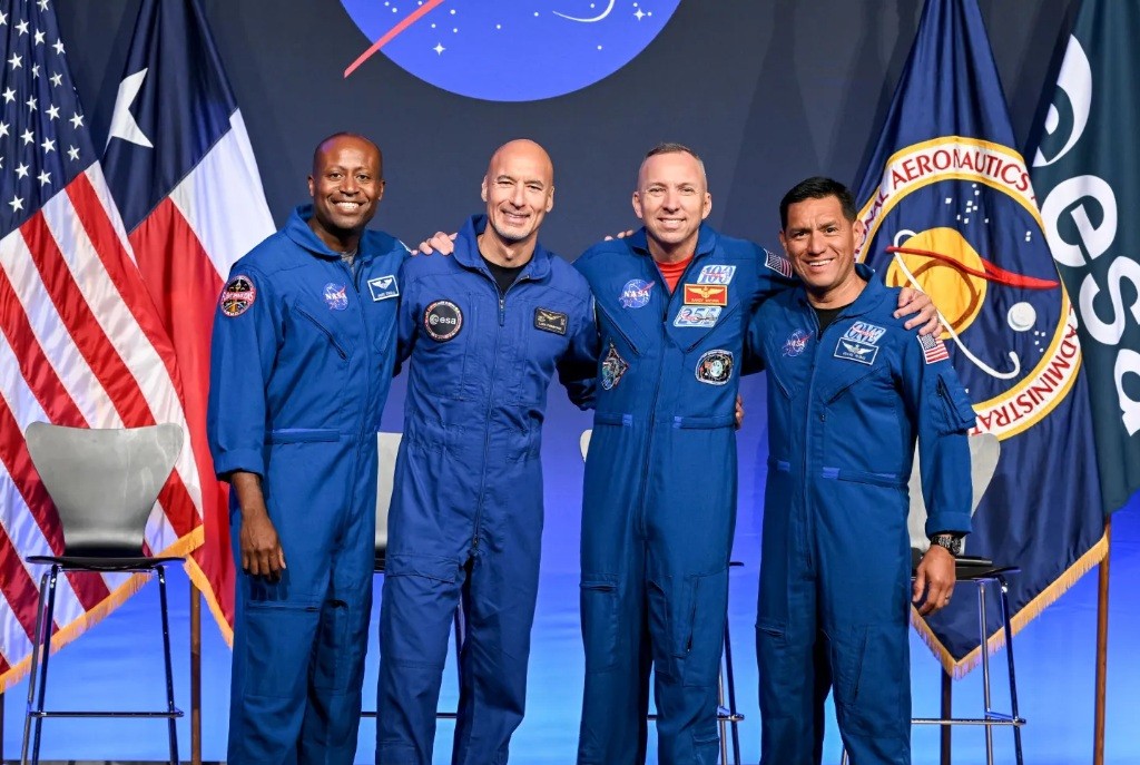 Artemis III crew