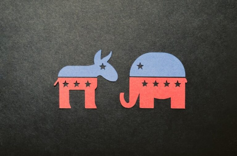 donkey and elephant DNC GOP Photo by Kelly Sikkema on Unsplash