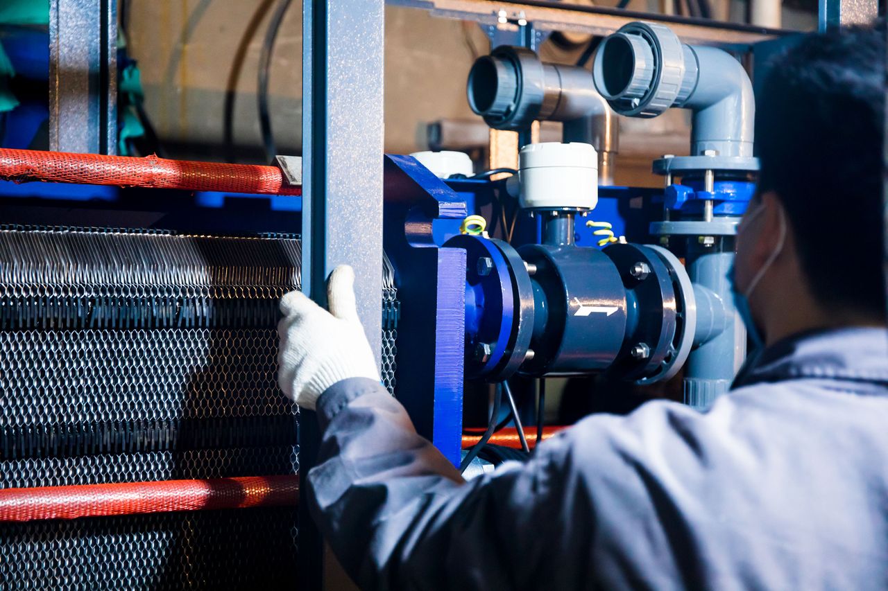 Chemical plant engineer