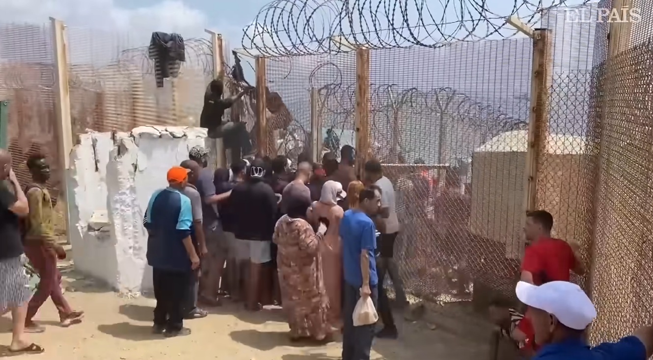 Illegal Morrocan migrans invade Spain